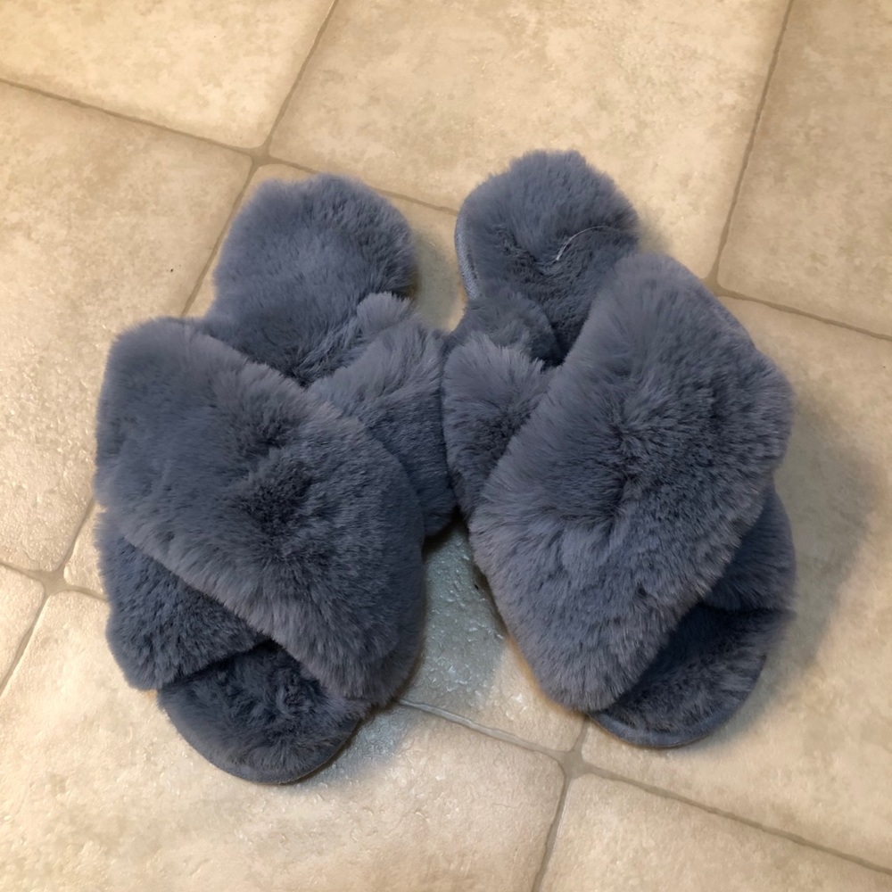 Loft slippers size 7-8